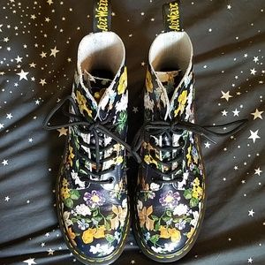 Dr. Martens Darcy Floral Pascal 8 Eye Boots